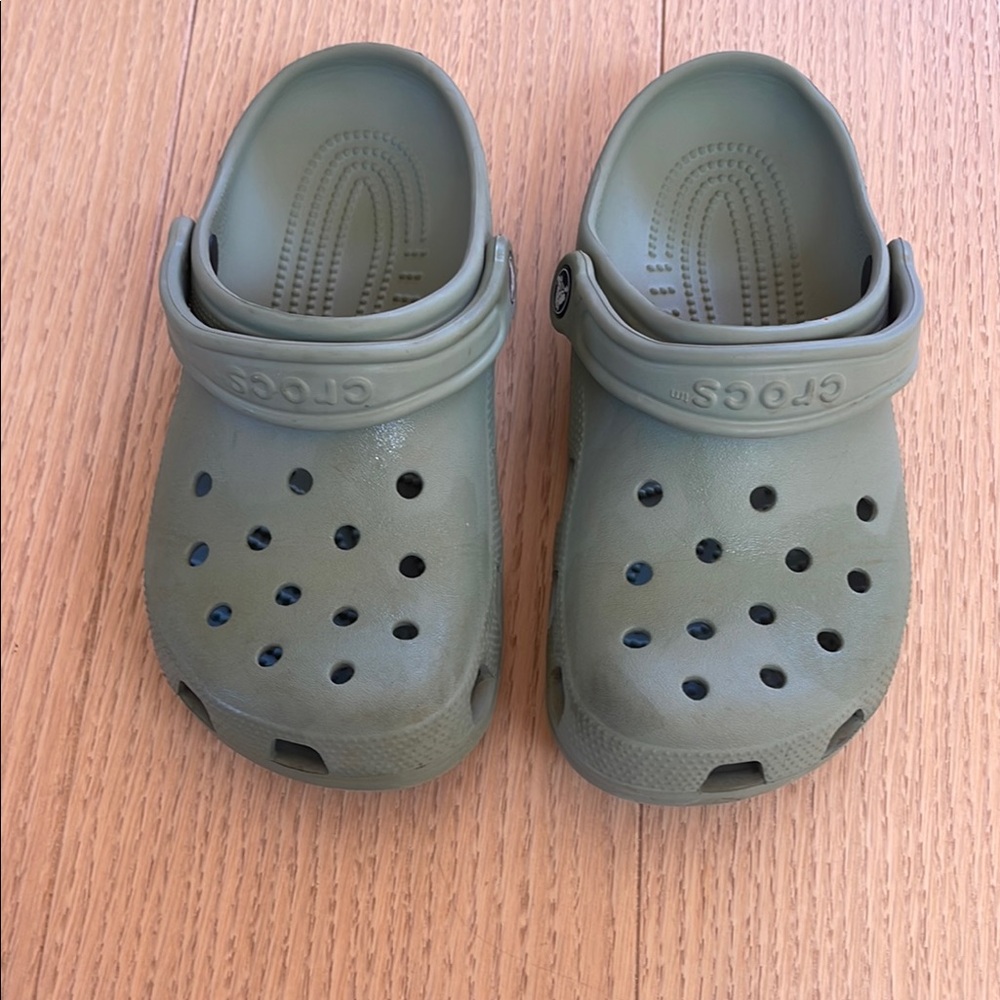 CROCS Green Sandals Versatile Slip-On Comfort